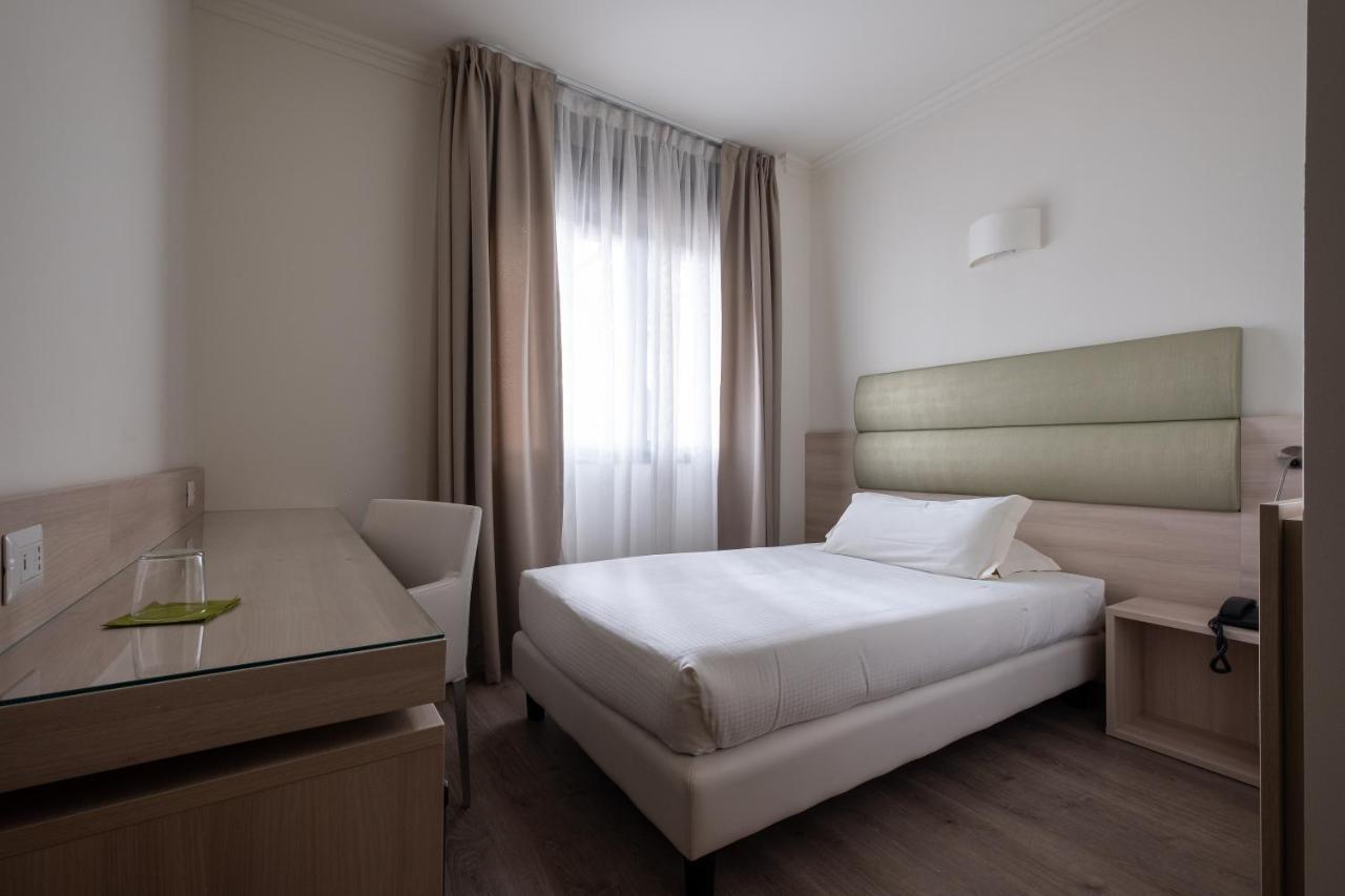 Hotel La Torretta Bollate Esterno foto